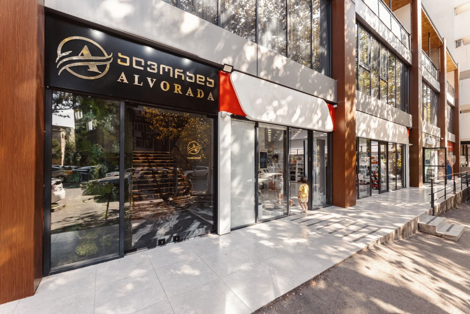 ქირავდება 600 კვ.მ უნივერსალური კომერციული ფართი საბურთალოზე, ცინცაძის ქუჩა | TbilisiKey