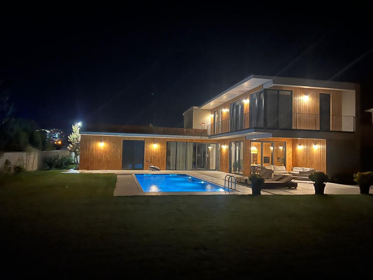 იყიდება ექსკლუზიური რეზიდენცია შინდისში — სიმშვიდე და ფუფუნება ქალაქთან ახლოს | TbilisiKey