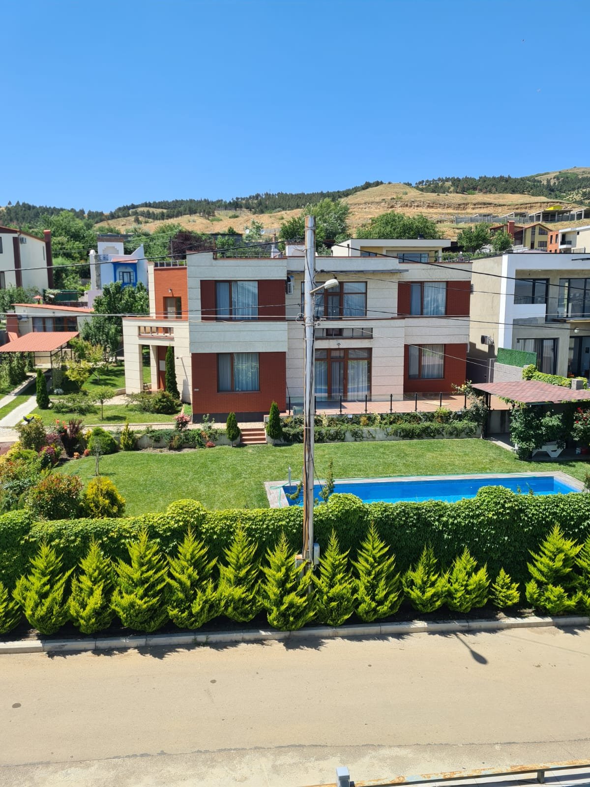 ქირავდება 6-ოთახიანი კერძო სახლი დიდ დიღომში | TbilisiKey