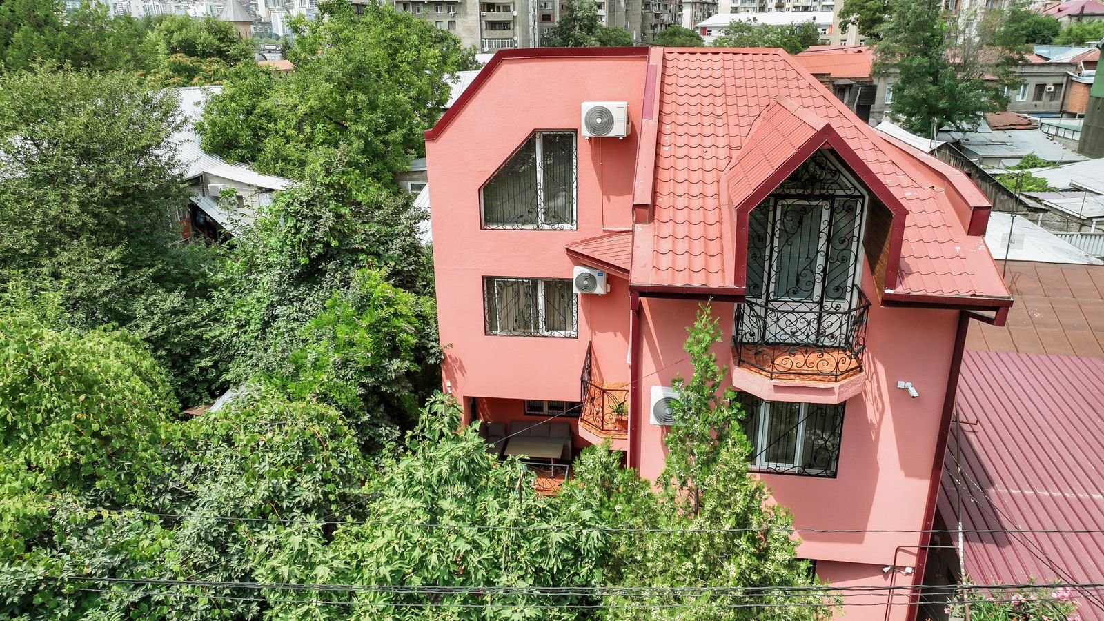ქირავდება 9-ოთახიანი კერძო სახლი დიდუბეში — ყიფიანის ქუჩა | Tbilisikey